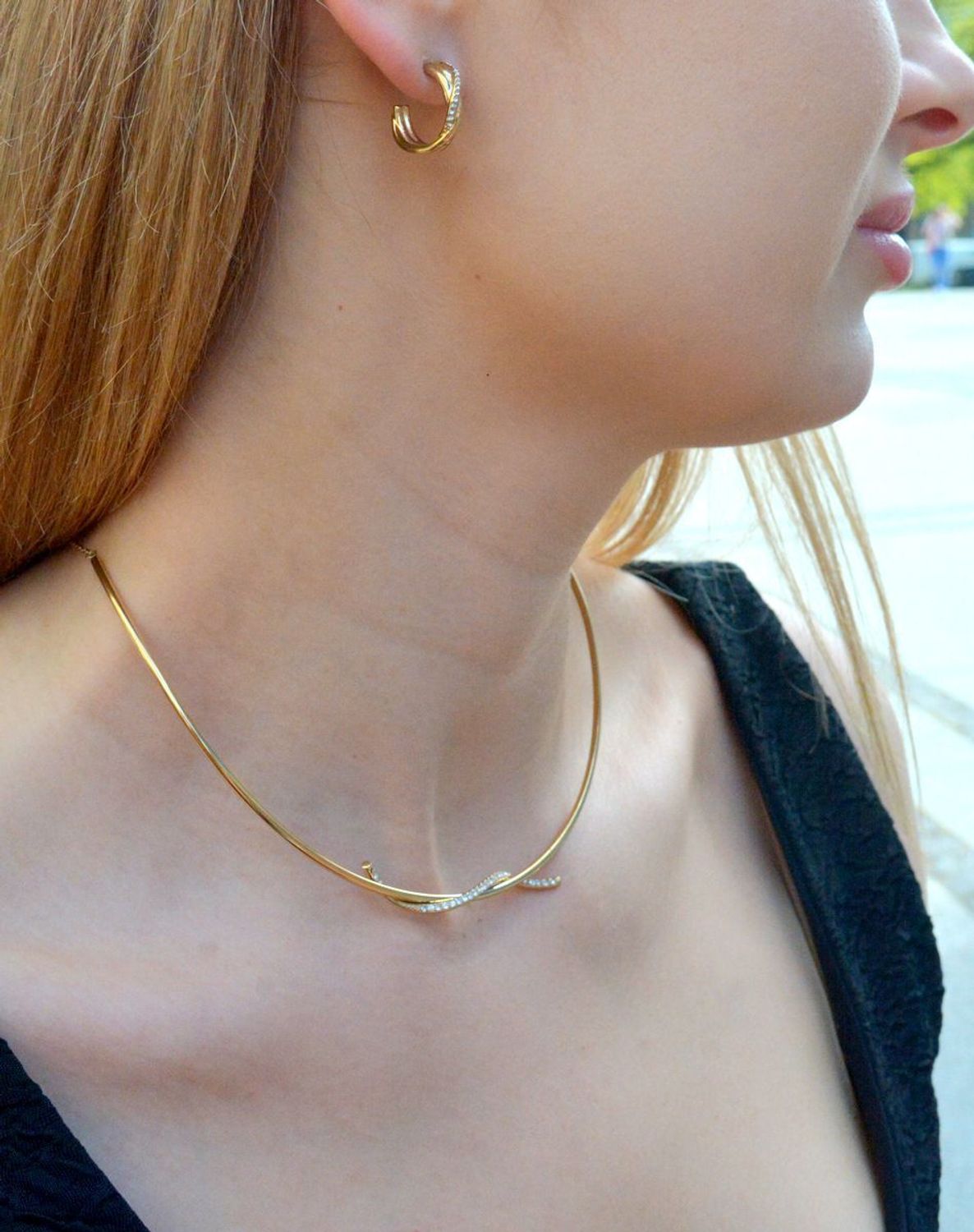 Naszyjnik damski Calvin Klein elegancki z cyrkoniami 35000511. Naszyjnik damski Calvin Klein. Naszyjnik stalowy Calvin Klein. Damski Naszyjnik pokryty złotem CK. Naszyjnik modowy Calvin Klein na prezent..jpg