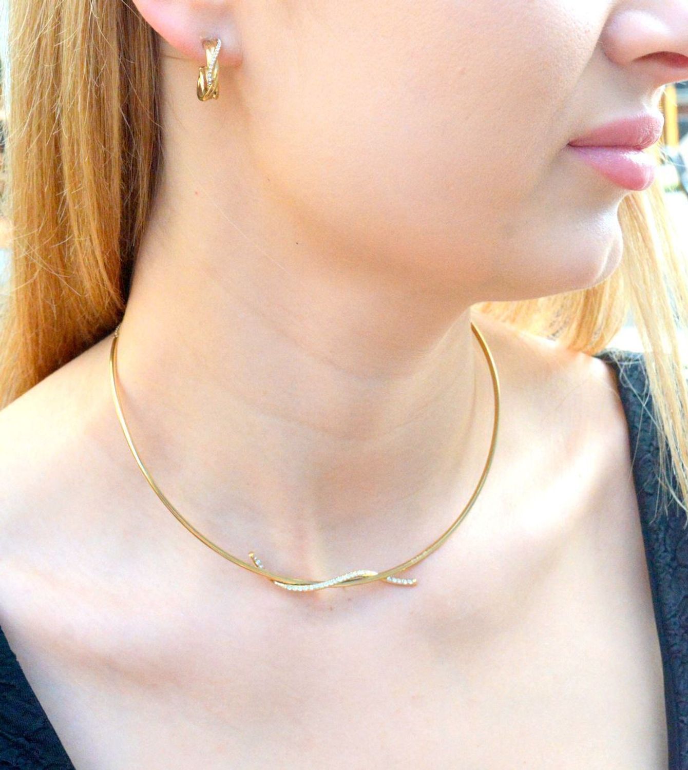 Naszyjnik damski Calvin Klein elegancki z cyrkoniami 35000511. Naszyjnik damski Calvin Klein. Naszyjnik stalowy Calvin Klein. Damski Naszyjnik pokryty złotem CK. Naszyjnik modowy Calvin Klein na prezent..jpg