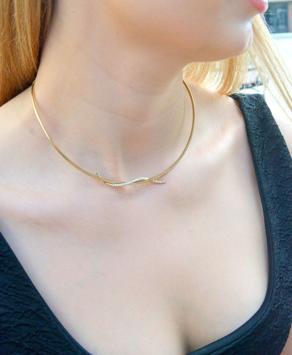 Naszyjnik damski Calvin Klein elegancki z cyrkoniami 35000511. Naszyjnik damski Calvin Klein. Naszyjnik stalowy Calvin Klein. Damski Naszyjnik pokryty złotem CK. Naszyjnik modowy Calvin Klein na prezent..jpg