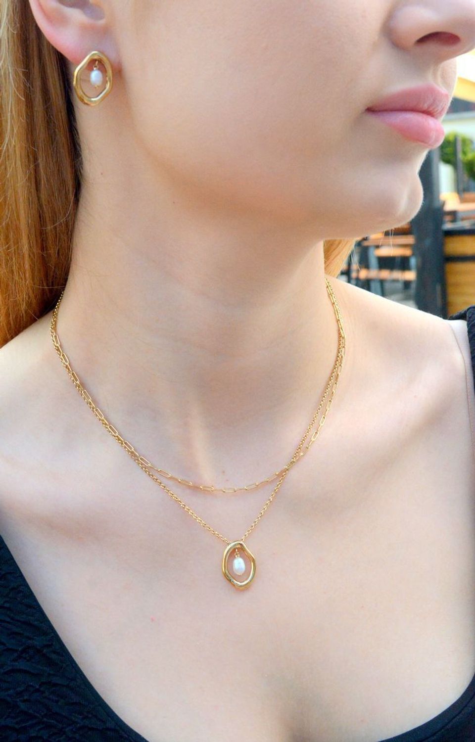 Naszyjnik damski Calvin Klein w złotym kolorze z perełką 35000559. Naszyjnik damski Calvin Klein. Naszyjnik stalowy Calvin Klein. Damski Naszyjnik pokryty złotem CK. Naszyjnik modowy Calvin Klein na prezent..jpg