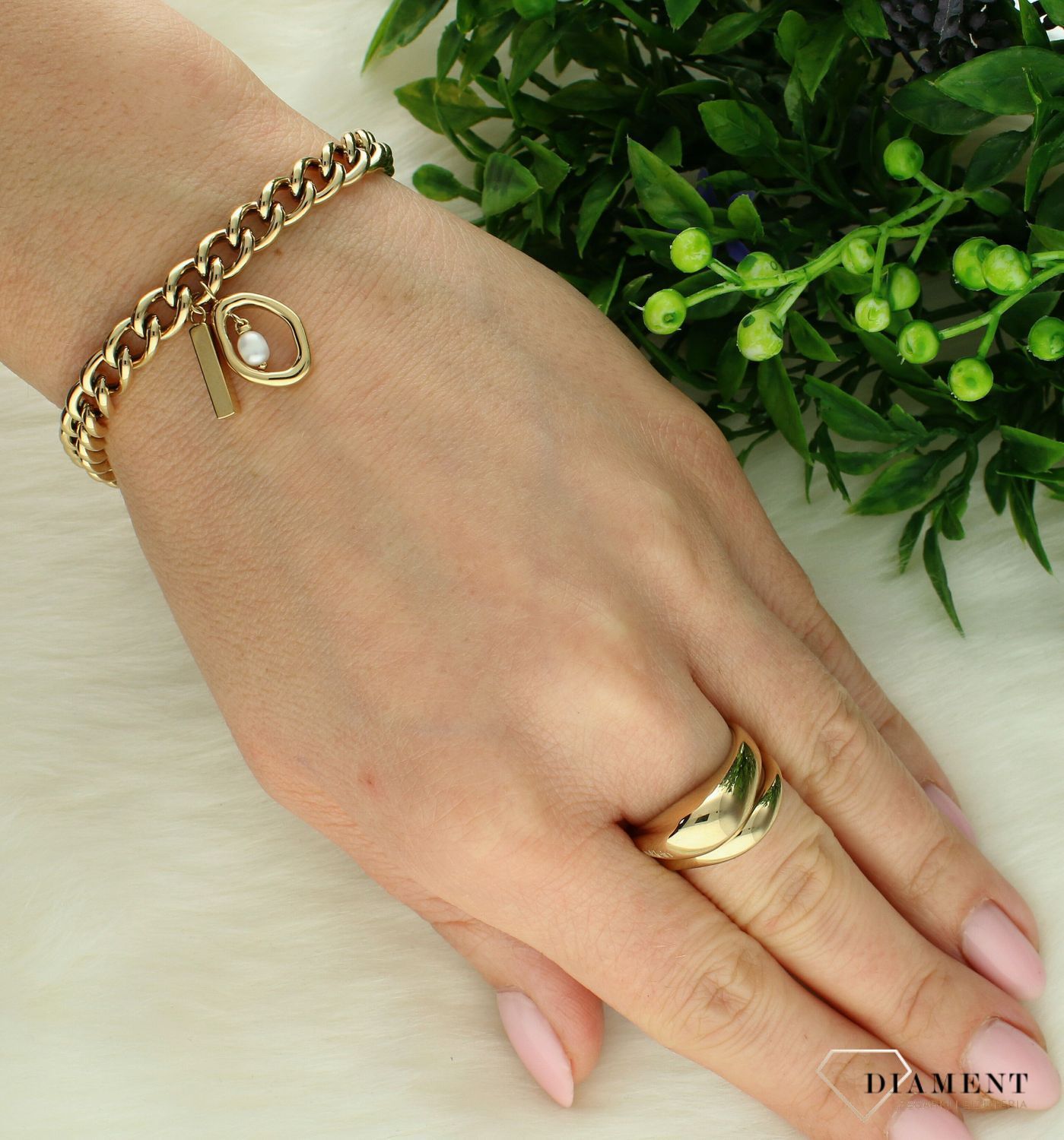 Bransoletka damska Calvin Klein z perłą słodkowodną w złotym kolorze 35000561.jpg