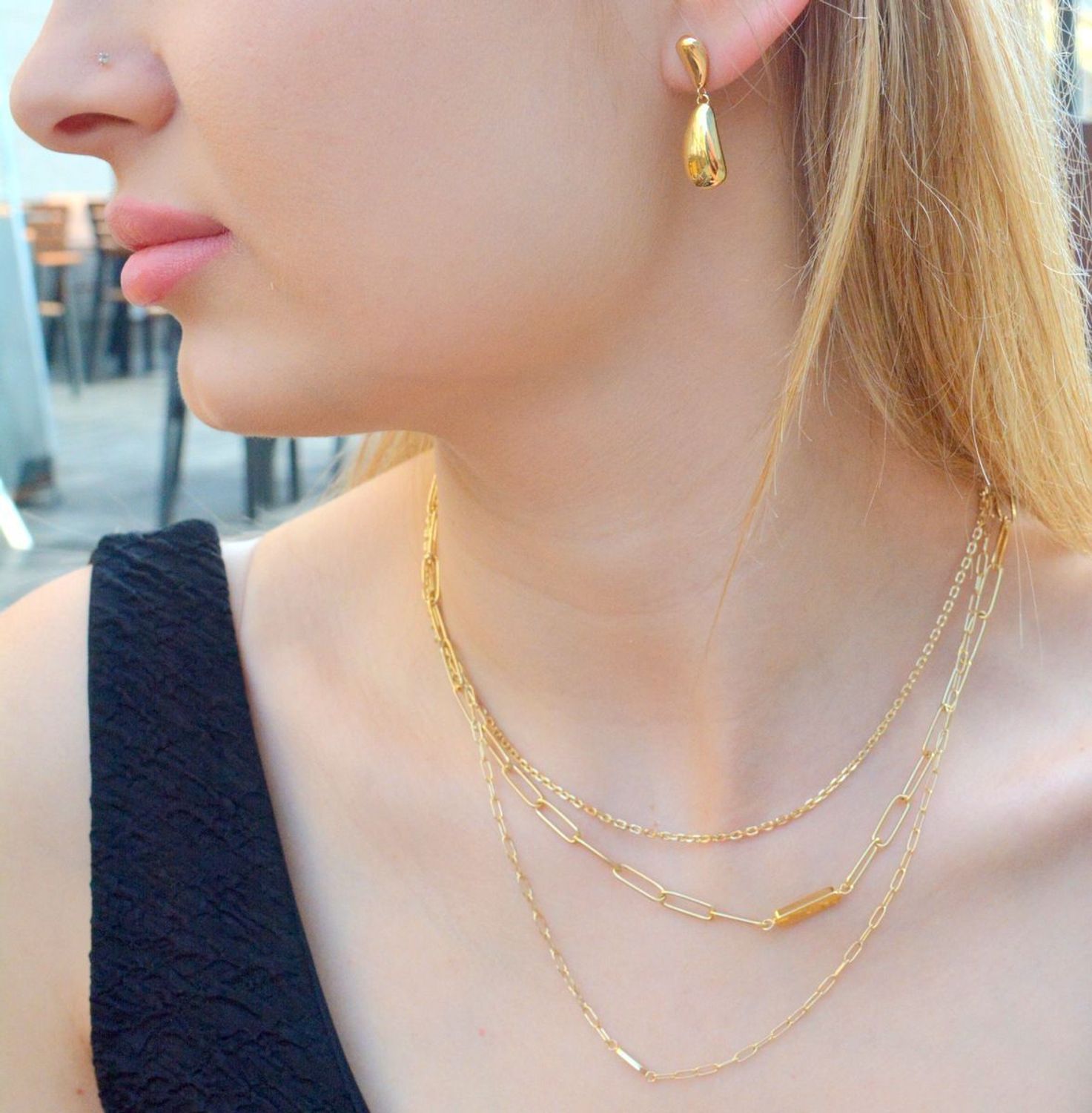 Kolczyki damskie Calvin Klein pozłacane wiszące 35000607.  Kolczyki damskie Calvin Klein. Damskie kolczyki stalowe Calvin Klein. Kolczyki stalowe w złotym kolorze. Złote kolczyki Calvin Klein..jpg