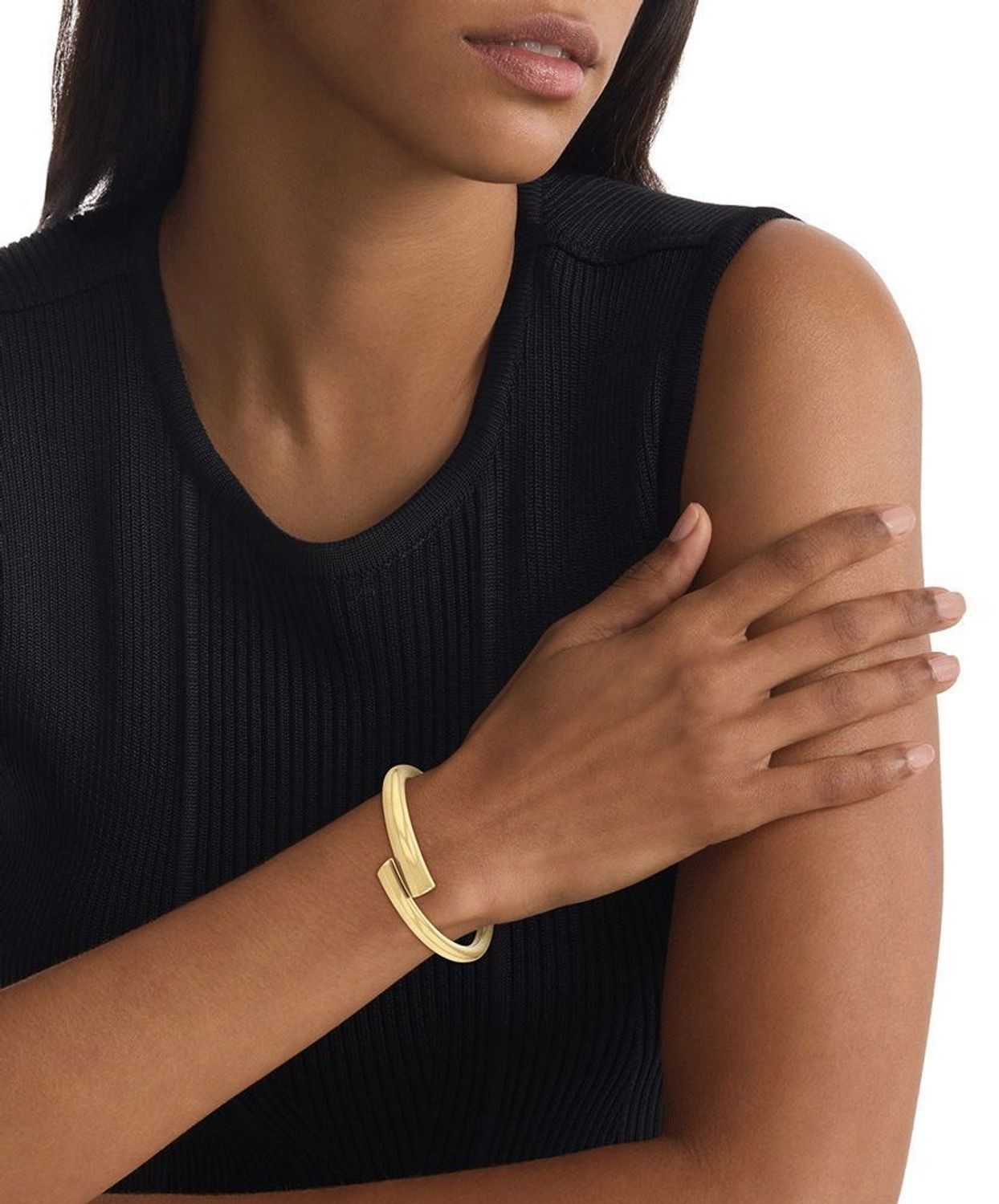 Bransoletka damska Calvin Klein 35000763 – złota, z błyszczącym wykończeniem, wykonana z trwałej stali chirurgicznej. Długość 17,5 cm, waga 44 g, zapięcie bagnetowe. 1.jpg