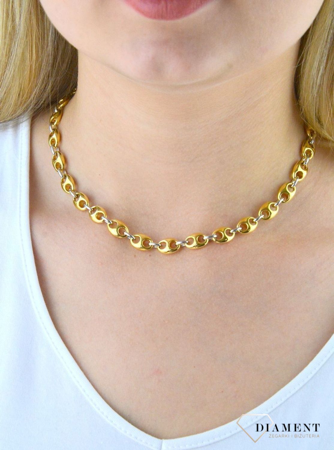 Naszyjnik marki TI SENTO - Milano z kolekcji inspirowanej morzem – jego tajemniczym, nieznanym podwodnym światem oraz pięknem śnieżnobiałych plaż. Srebrny, zdobiony pokryciem ze złota naszyjnik TI SENTO (4).webp