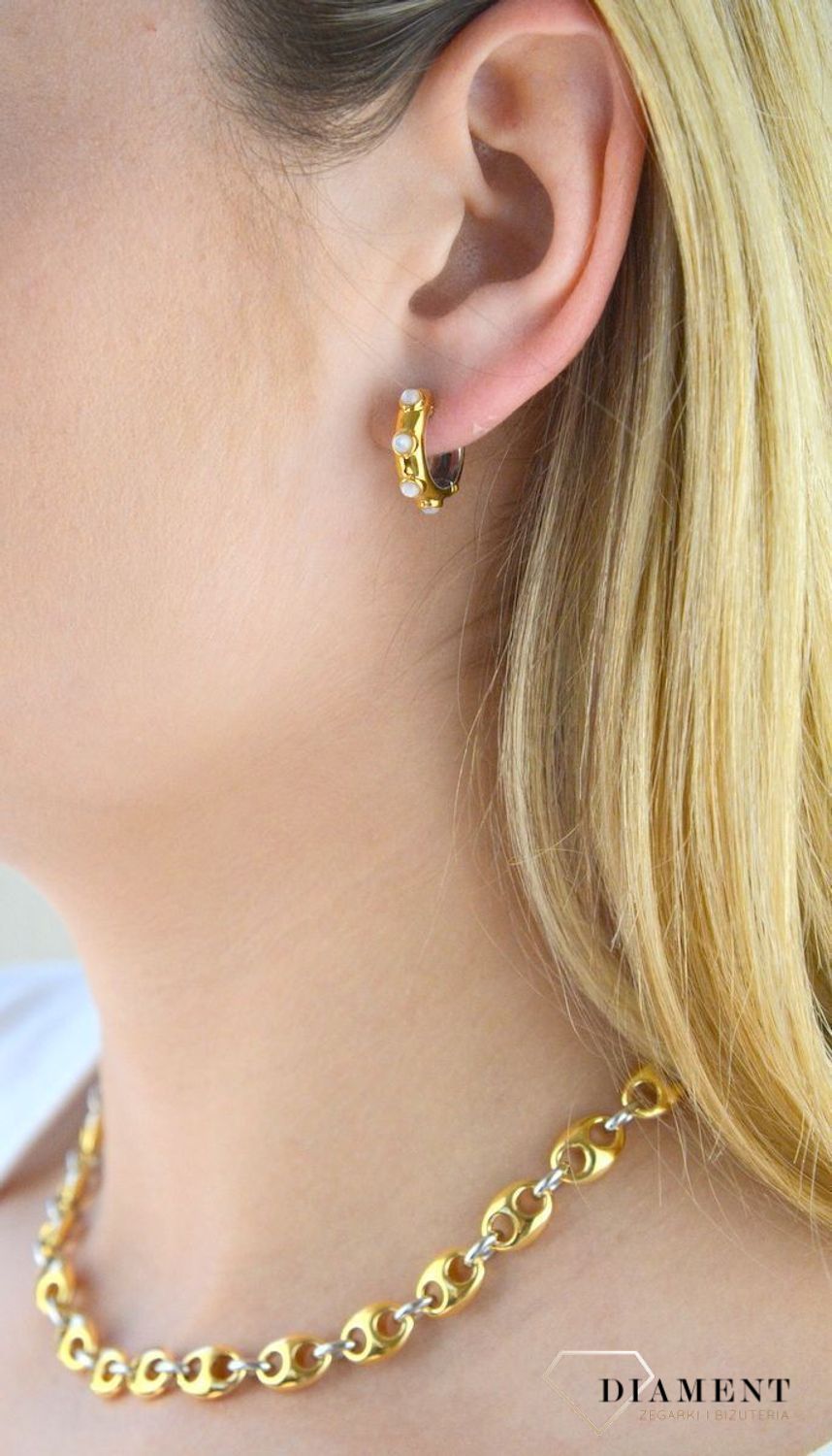 Naszyjnik marki TI SENTO - Milano z kolekcji inspirowanej morzem – jego tajemniczym, nieznanym podwodnym światem oraz pięknem śnieżnobiałych plaż. Srebrny, zdobiony pokryciem ze złota naszyjnik TI SENTO (4).webp