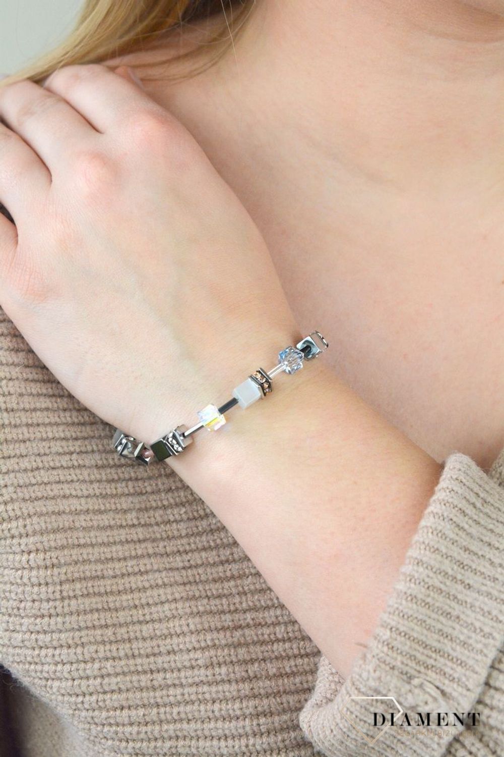 Bransoletka monochromatyczna brzoskwiniowa Coeur de Lion 4012300225d.jpg