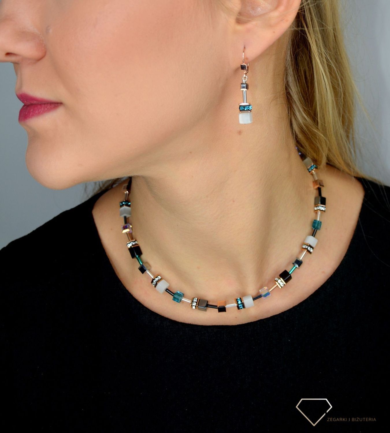 Kolczyki damskie Swarovski tygrysie oko Coeur De Lion 4013200624. Modne, damskie kolczyki Coeur de Lion podkreśla piękno każdej kobiety. Twoja stylizacja zyska wyjątkowy urok, kolczyki ozdobione kryształami Sw.jpg