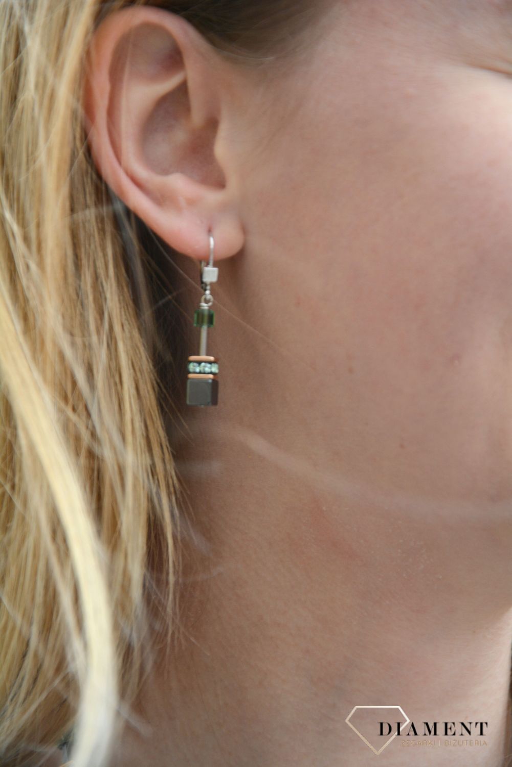 Kolczyki srerbne wiszące z hematytem 4015 20 0532 Coeur De Lion 4015200532.jpg