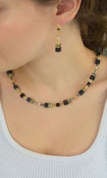 Naszyjnik damski COEUR DE LION z kolekcji GeoCUBE® 4018101316 – onyks, kryształy i złocona stal. Ręcznie wykonany w Niemczech. Czarno-złota elegancja z certyfikatem i etui (2).JPG