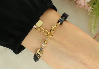 Elegancka bransoletka damska GeoCUBE® z onyksu i kryształów 4018301316. Czarno-złota biżuteria damska COEUR DE LION – ręcznie wykonana, z designerskim etui i certyfikatem (1).jpg