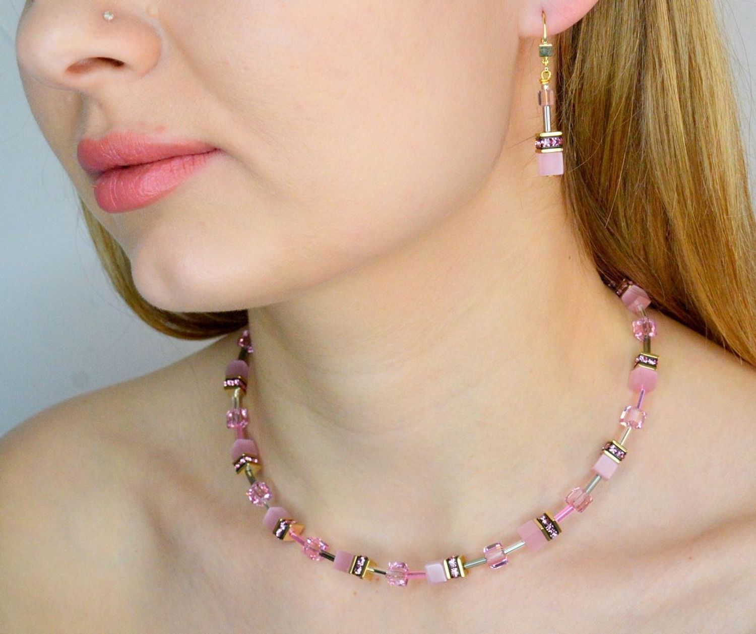 COEUR_DE_LION_402010-1920Naszyjnik damski Coeur de Lion  GeoCUBE Różowe Kocie Oczko 402010-1920⌚ Biżuteria Swarovski.jpg