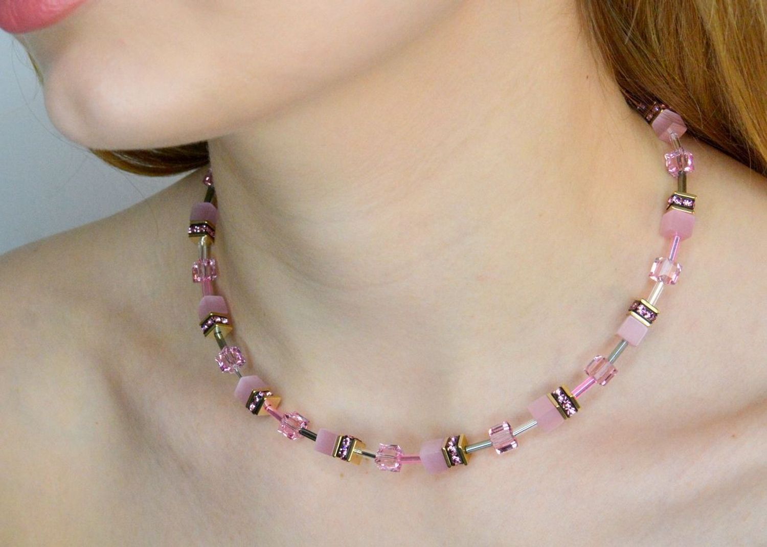 COEUR_DE_LION_402010-1920Naszyjnik damski Coeur de Lion  GeoCUBE Różowe Kocie Oczko 402010-1920⌚ Biżuteria Swarovski.jpg