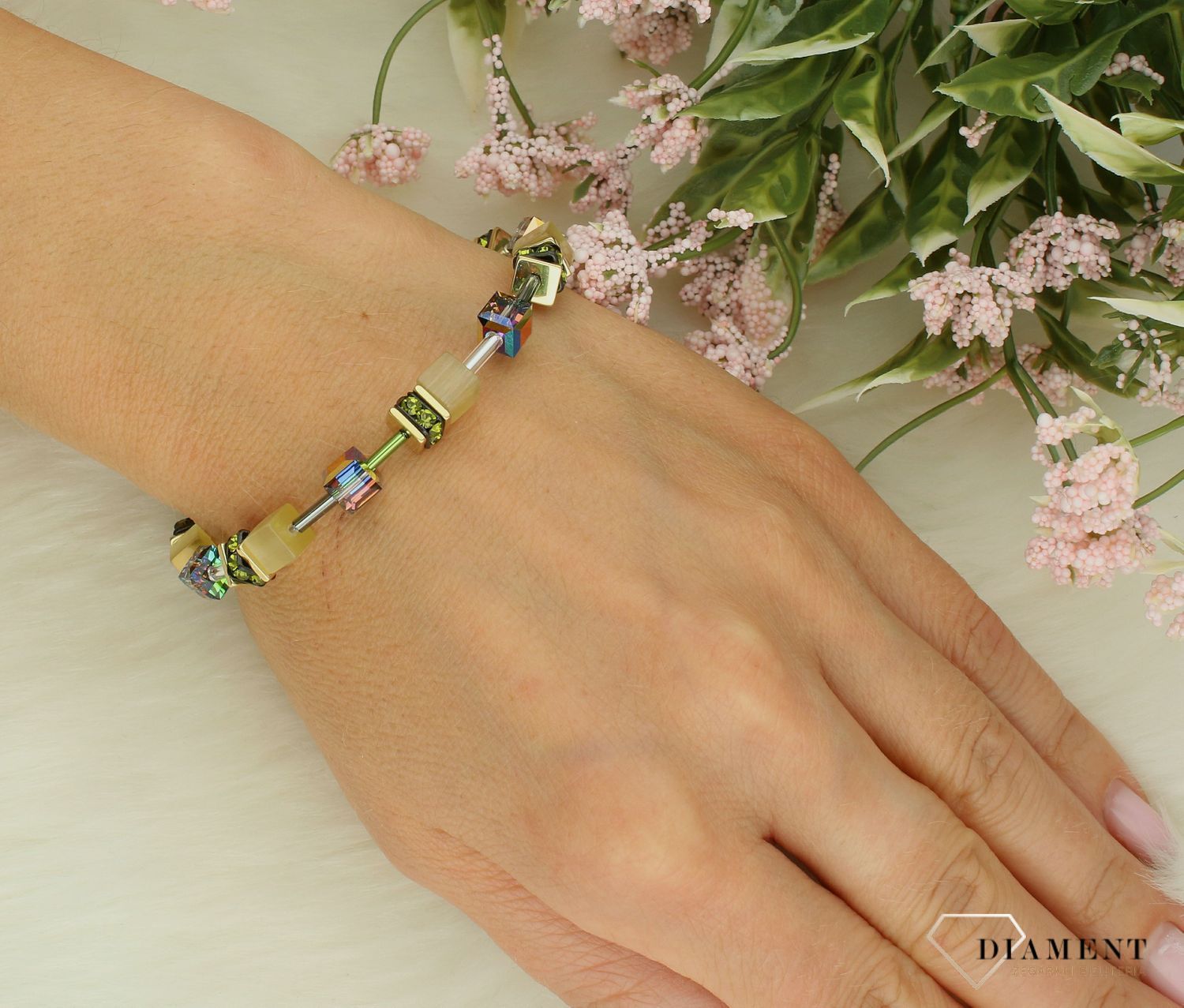 Bransoletka damska Swarovski Coeur de Lion Iconic Mono Gold oliwkowa 4020300900. Bransoletka damska stalowa. Bransoletka z kryształkami Swarovskiego. Bransoletka damska na prezent. Bransoletka damska Coeur de Lion (2).jpg