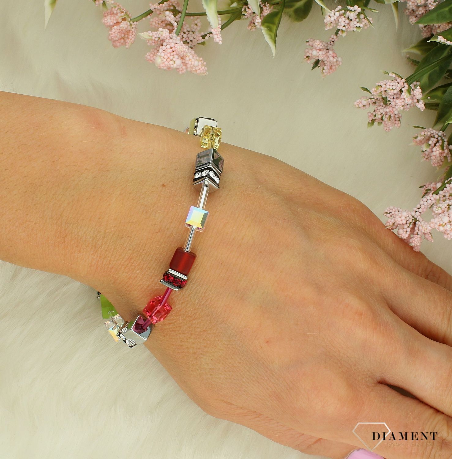 Bransoletka damska Swarovski Coeur de Lion GeoCUBE® Iconic czerwono-zielona 4023300305.  Bransoletka damska z kamieniami. Bransoletka damska stalowa. Bransoletka Coeur de Lion na prezent dla kobiety. Bransoletka damska z kryszta.jpg