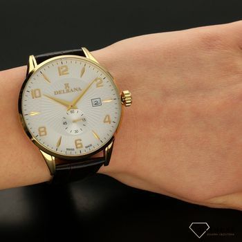 Zegarek męski Delbana Retro 42601.622.6.064. Zegarek męski o klasycznym wyglądzie z bardzo czytelnym, jasnym cyferblacie w kolorze białym. Tarcza zegarka w białym kolorze ze złotymi cyframi arabskimi chro (1).jpg