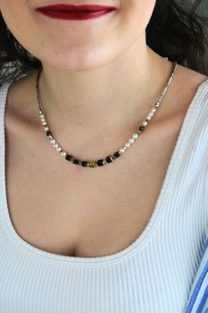 Złoty naszyjnik Modern Elegance Spikes z onyksu, hematytu i pereł Swarovski (1).jpg