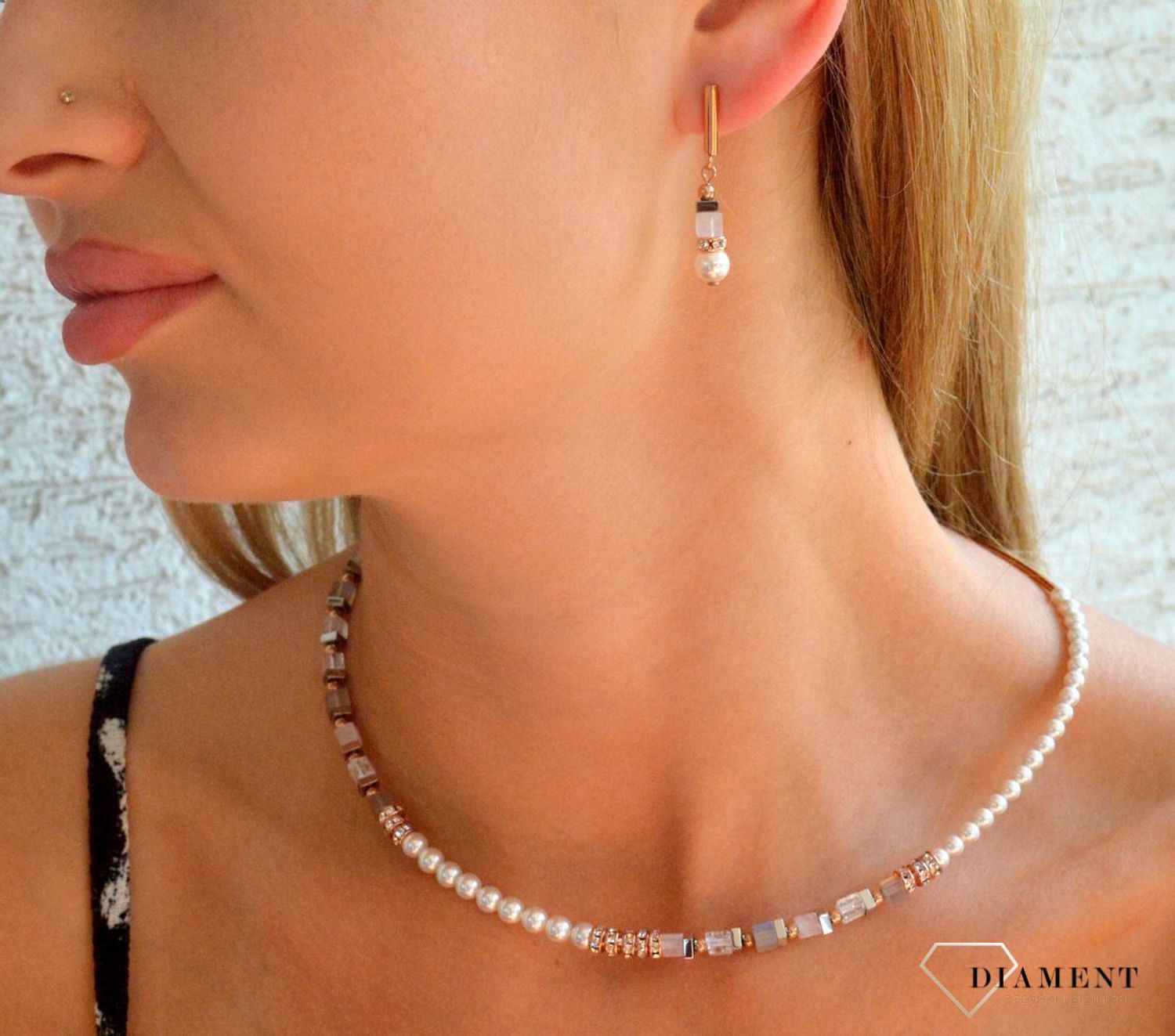 Naszyjnik damski Swarovski Coeur de Lion GeoCUBE® Precious Fusion Offset 4354101920. Damski naszyjnik ze stali. Naszyjnik damski marki  Coeur de Lion. Naszyjnik z kryształami Swarovskiego. Naszyjnik z kamieniami na prezent (2).jpg