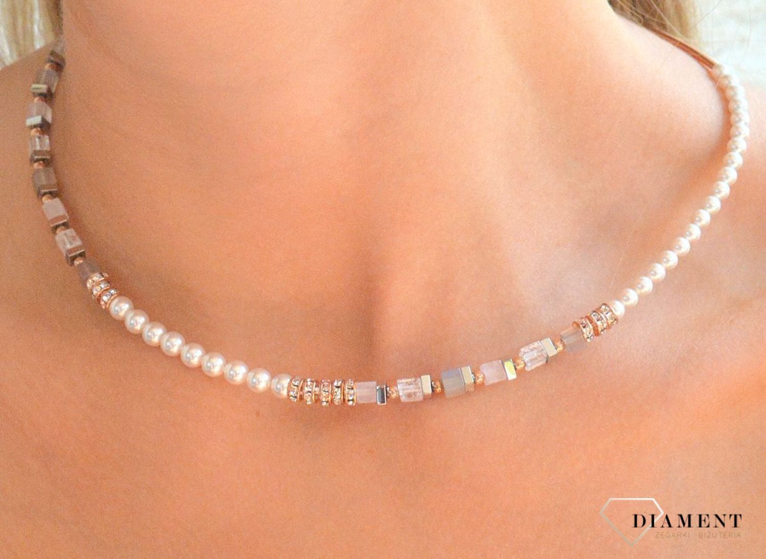 Naszyjnik damski Swarovski Coeur de Lion GeoCUBE® Precious Fusion Offset 4354101920. Damski naszyjnik ze stali. Naszyjnik damski marki  Coeur de Lion. Naszyjnik z kryształami Swarovskiego. Naszyjnik z kamieniami na prezent (2).jpg