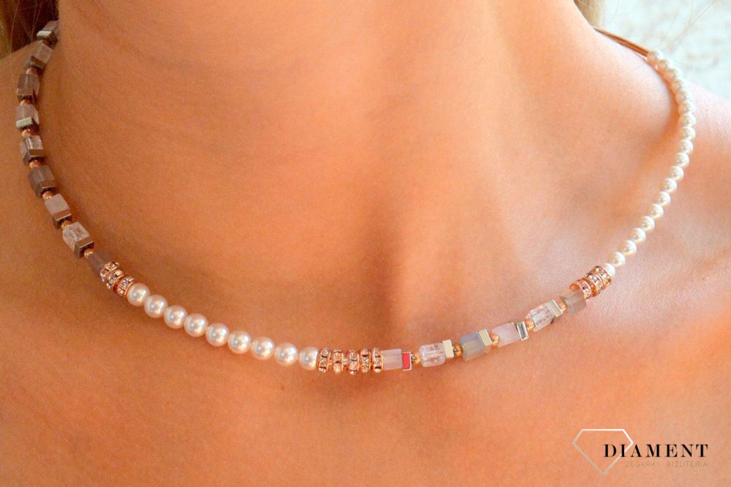 Naszyjnik damski Swarovski Coeur de Lion GeoCUBE® Precious Fusion Offset 4354101920. Damski naszyjnik ze stali. Naszyjnik damski marki  Coeur de Lion. Naszyjnik z kryształami Swarovskiego. Naszyjnik z kamieniami na prezent (2).jpg