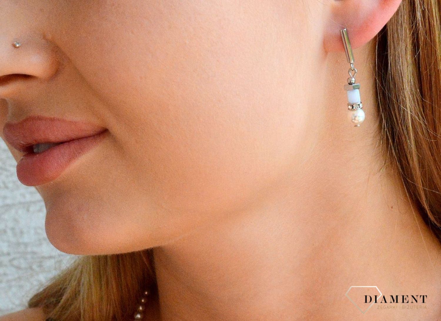 Kolczyki damskie Coeur de Lion GeoCUBE® Precious Fusion Offset z perłami 4354210720 (2).jpg