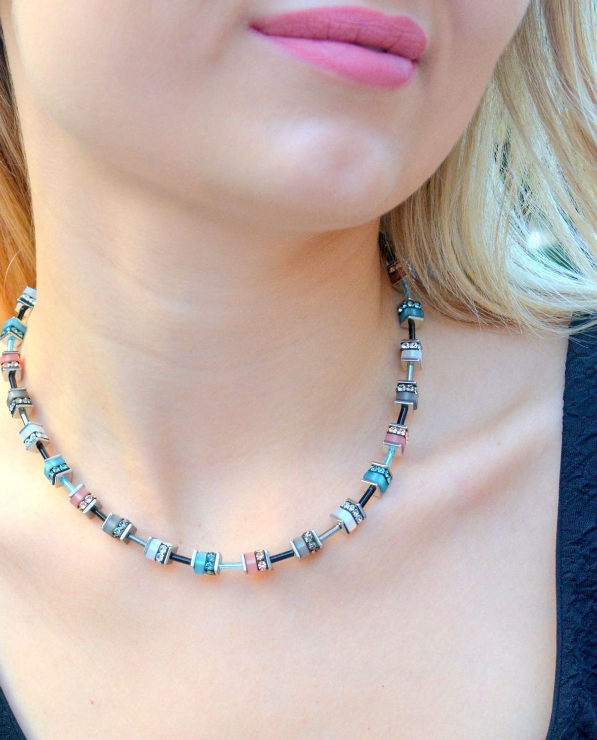 Naszyjnik damski Coeur De Lion Sparkling Classic Pastel 4409102011..jpg