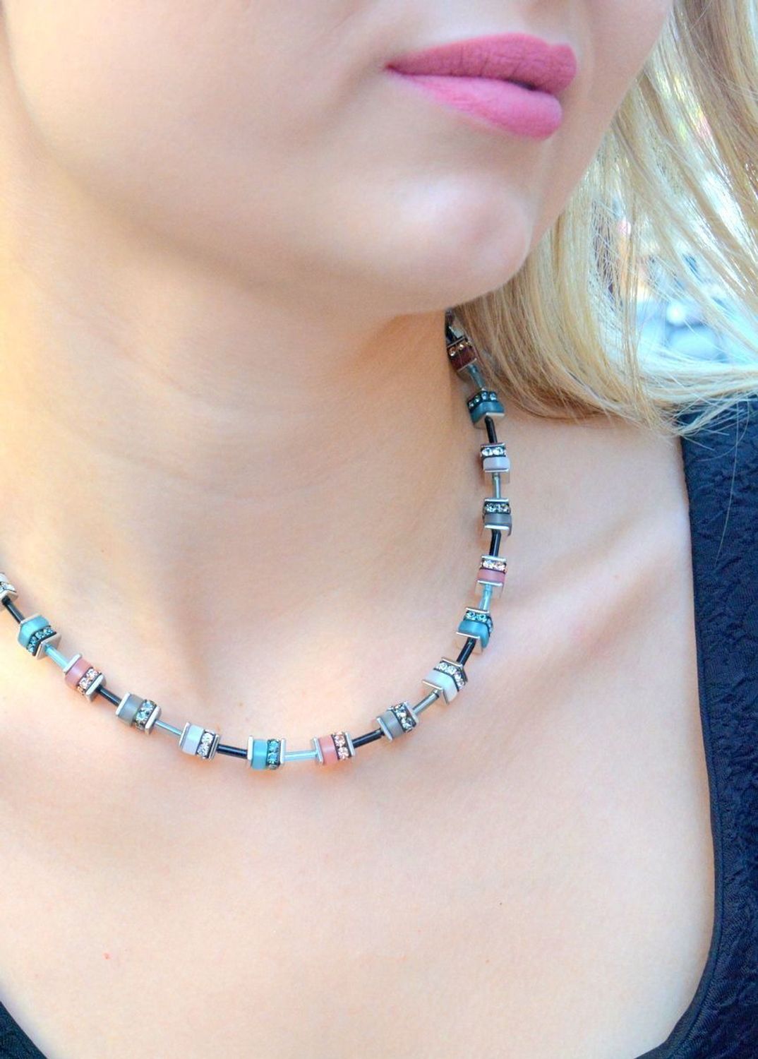 Naszyjnik damski Coeur De Lion Sparkling Classic Pastel 4409102011..jpg