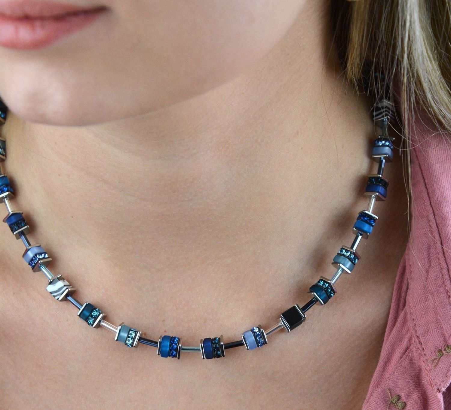 Naszyjnik damski Swarovski Coeur De Lion hematyt i malachit 4509100700. Ponadczasowy piękny naszyjnik z kolekcji GeoCUBE 4509100700.jpg