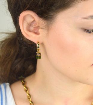 Kolczyki damskie Coeur de Lion 452421-0516 Evolution z nefrytem, hematytem i kryształkami Swarovski®. Lekkość, elegancja i kultowy design GeoCUBE®. Ręczne wykonanie (3).JPG