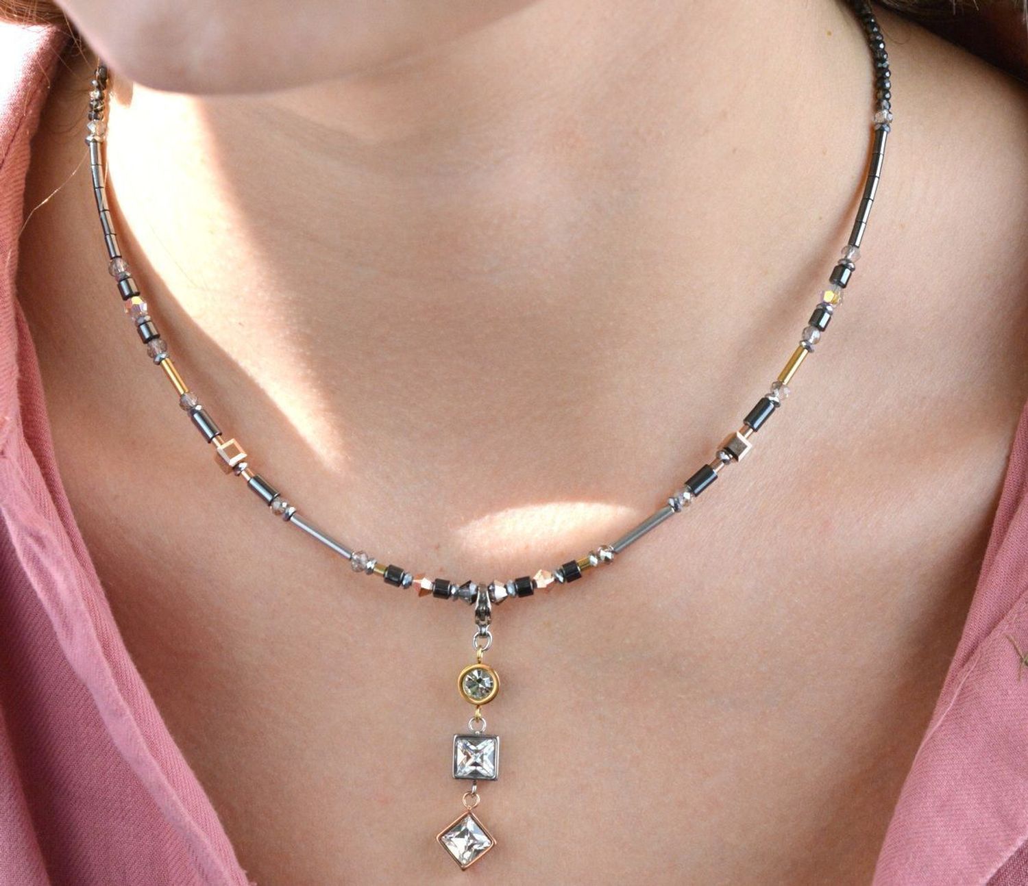 Naszyjnik damski Swarovski Coeur De Lion hematyt i kryształ górski 4545101633ssd.jpg