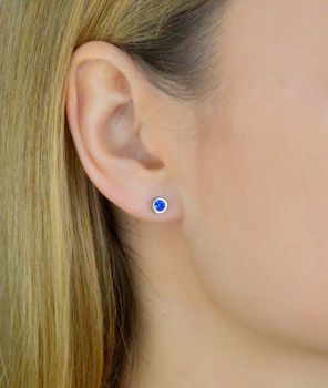  Bransoletka damska Swarovski Coeur De Lion granatowe kryształy Kolczyki Gratis  4564300700. Bransoletka ozdobiona fasetowanymi kryształkami w kolorze granatowym, kryształkami Swarovski  (2).JPG