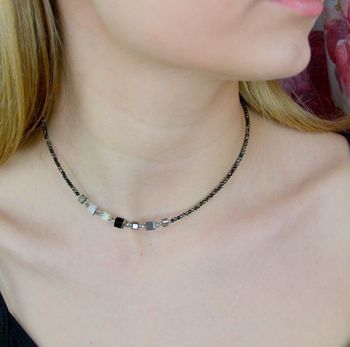 Bransoletka damska Swarovski Coeur De Lion czarne kryształy Kolczyki Gratis 4564301200. Bransoletka ozdobiona fasetowanymi kryształkami w kolorze szarym, kryształkami Swarovsk (3) choker krótki z kryształami.JPG