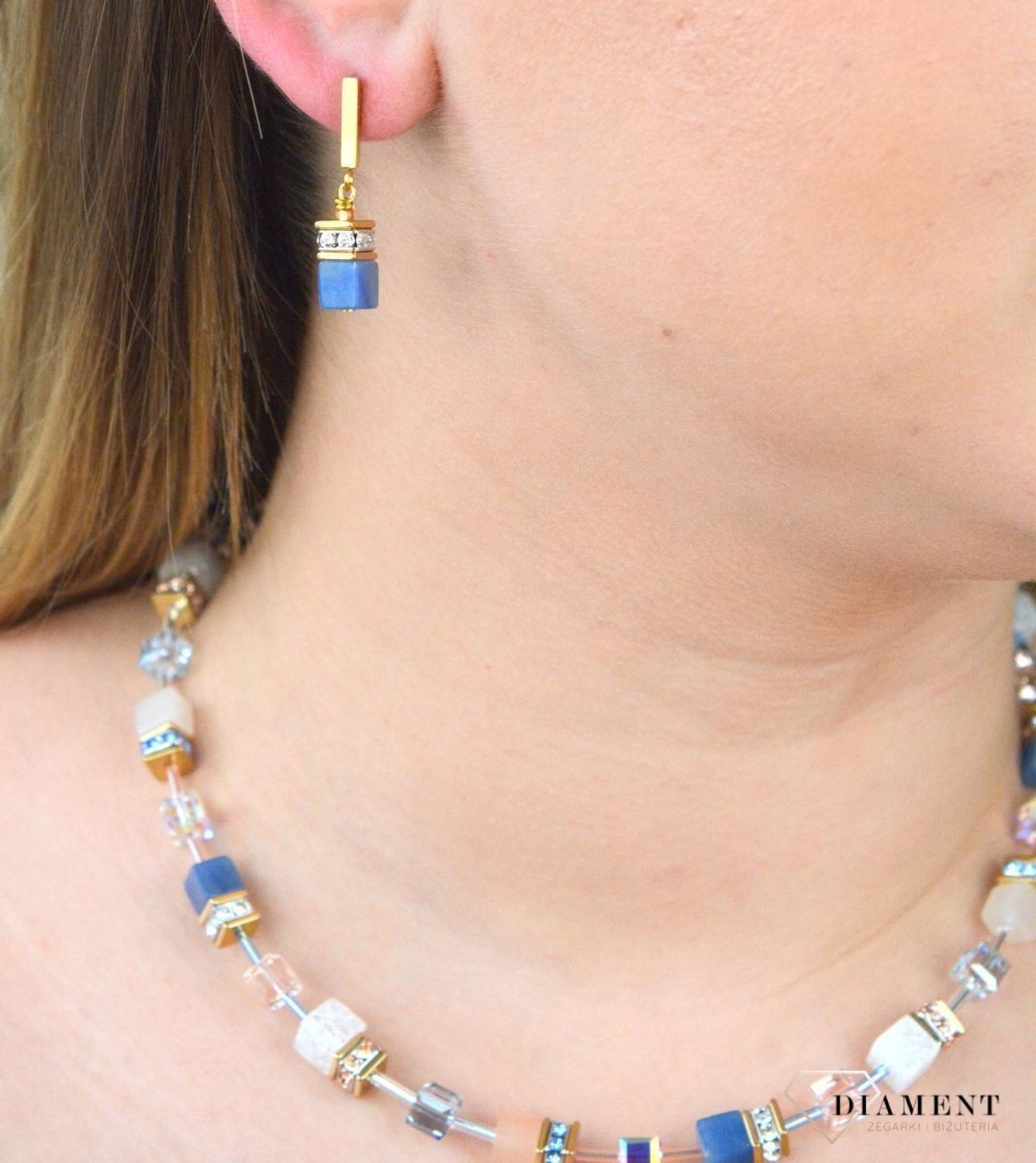 Kolczyki damskie Swarovski Coeur De Lion niebieski awenturyn 4605210720. Biżuteria idealna zarówno na eleganckie, jak i niezobowiązujące okazje, wykonana z połyskujących kryształów Swarovski®. Idealny po.jpg