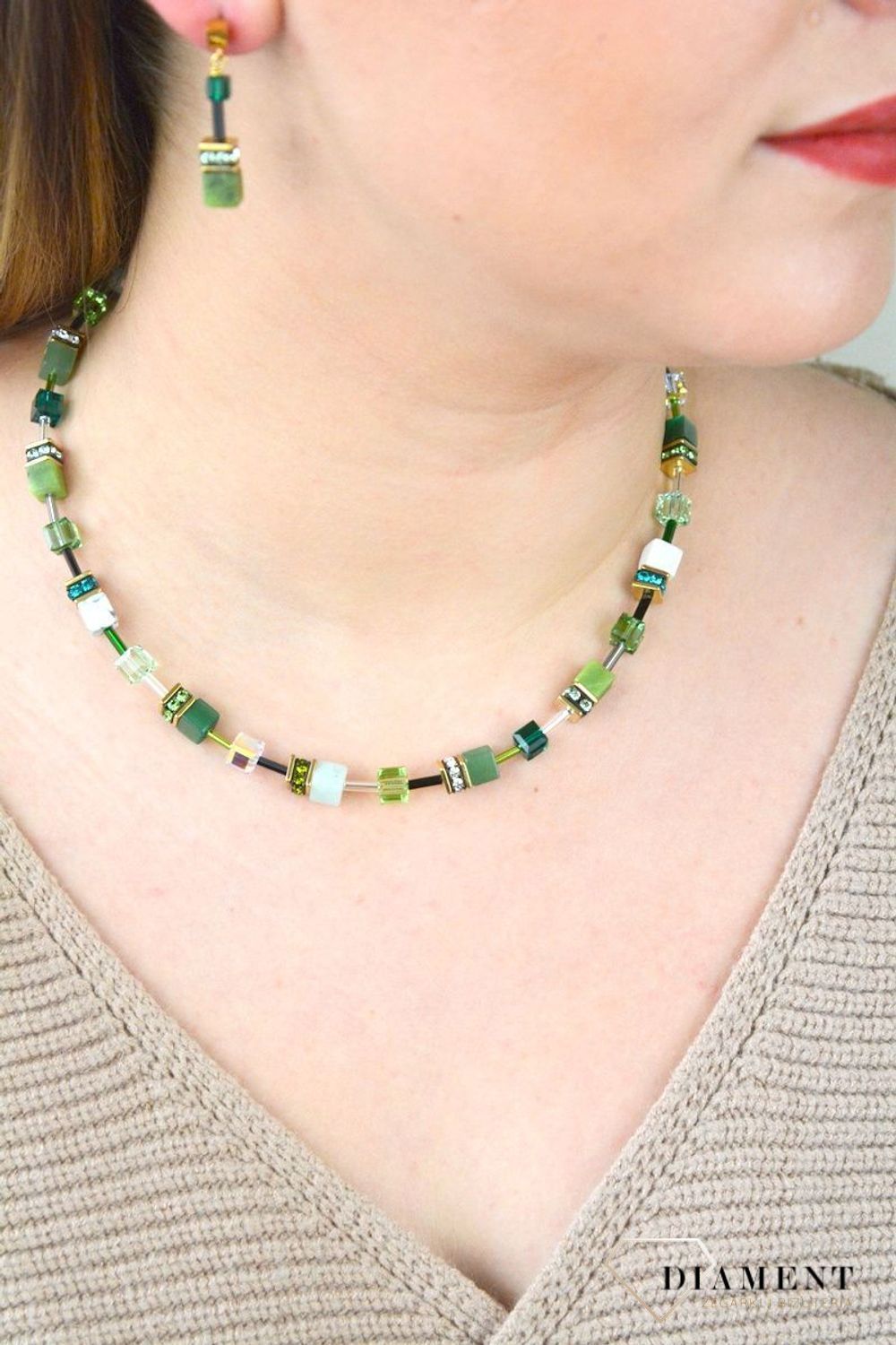 Naszyjnik damski Swarovski Coeur De Lion zielony awenturyn 4905100500. Biżuteria idealna zarówno na eleganckie, jak i niezobowiązujące okazje, wykonana z połyskujących kryształów Swarovski®. Idealny pomysł na prezent. Certyfikat 77.jpg