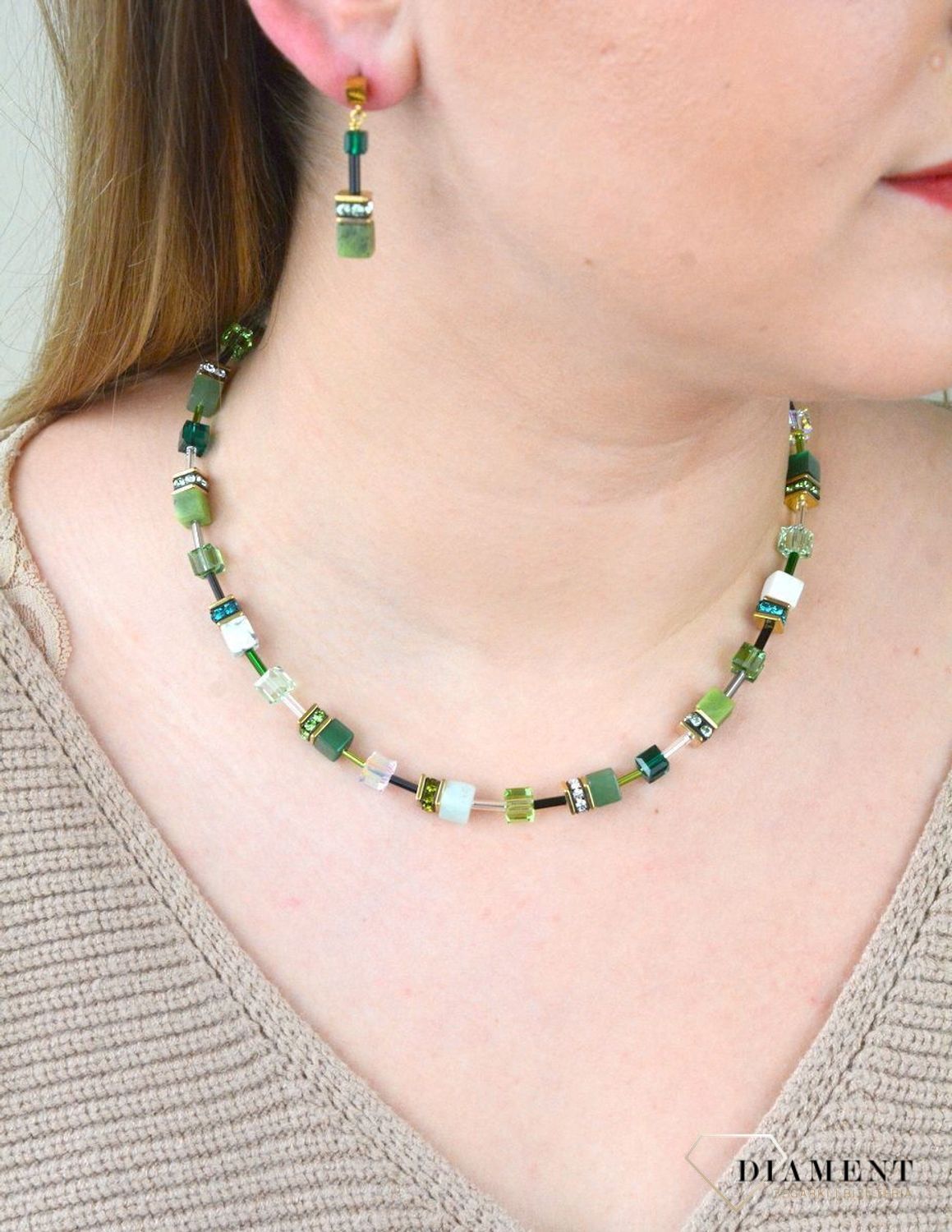 Naszyjnik damski Swarovski Coeur De Lion zielony awenturyn 4905100500. Biżuteria idealna zarówno na eleganckie, jak i niezobowiązujące okazje, wykonana z połyskujących kryształów Swarovski®. Idealny pomysł na prezent. Certyfikat 77.jpg