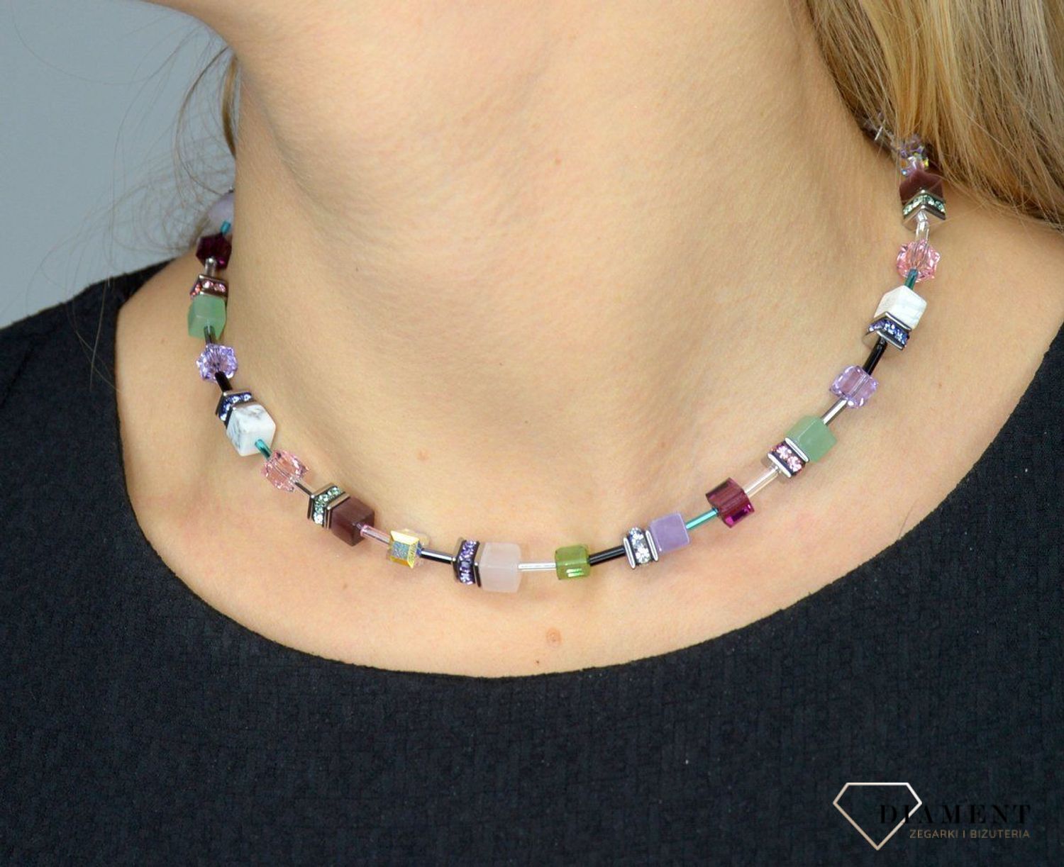 Naszyjnik damski Swarovski awenturyn Coeur De Lion 4905100840. Z eleganckim naszyjnikiem Coeur de Lion każda Twoja stylizacja zyska wyjątkowy urok, ozdobiony kryształami Swarovski® to idealny pomysł na prezen.jpg