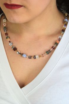 Naszyjnik Coeur de Lion GeoCUBE® Golden Blush 490510-1924 złoty – kamienie naturalne, Swarovski (1).jpg