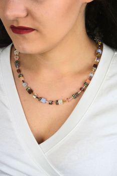 Naszyjnik Coeur de Lion GeoCUBE® Golden Blush 490510-1924 złoty – kamienie naturalne, Swarovski (4).jpg