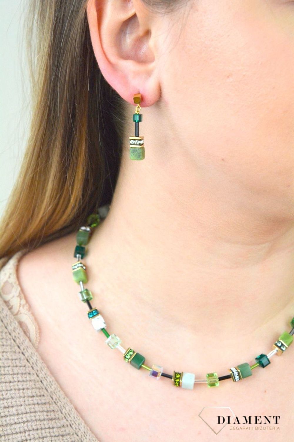 Kolczyki damskie Swarovski Coeur De Lion zielony awenturyn 4905210500. Biżuteria idealna zarówno na eleganckie, jak i niezobowiązujące okazje, wykonana z połyskujących kryształów Swarovski®. Idealny pomysł na prezent. 33.jpg