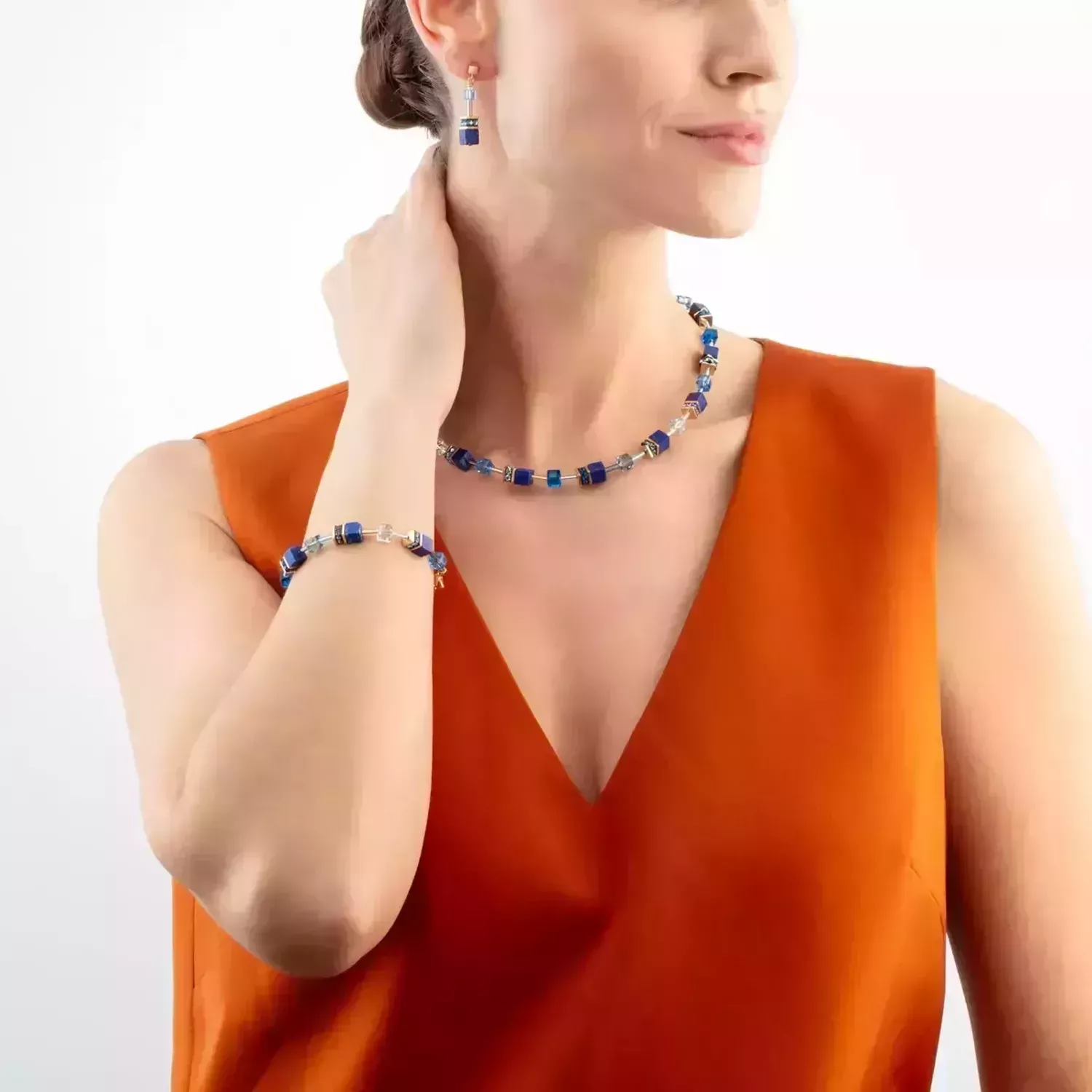 Kolczyki damskie Coeur De Lion Lapis lazuli Kryształy Swarovski 490521-0700 ✨ Kolczyki Coeur De Lion – GeoCUBE® Iconic Precious Niebieskie 💙1.jpg