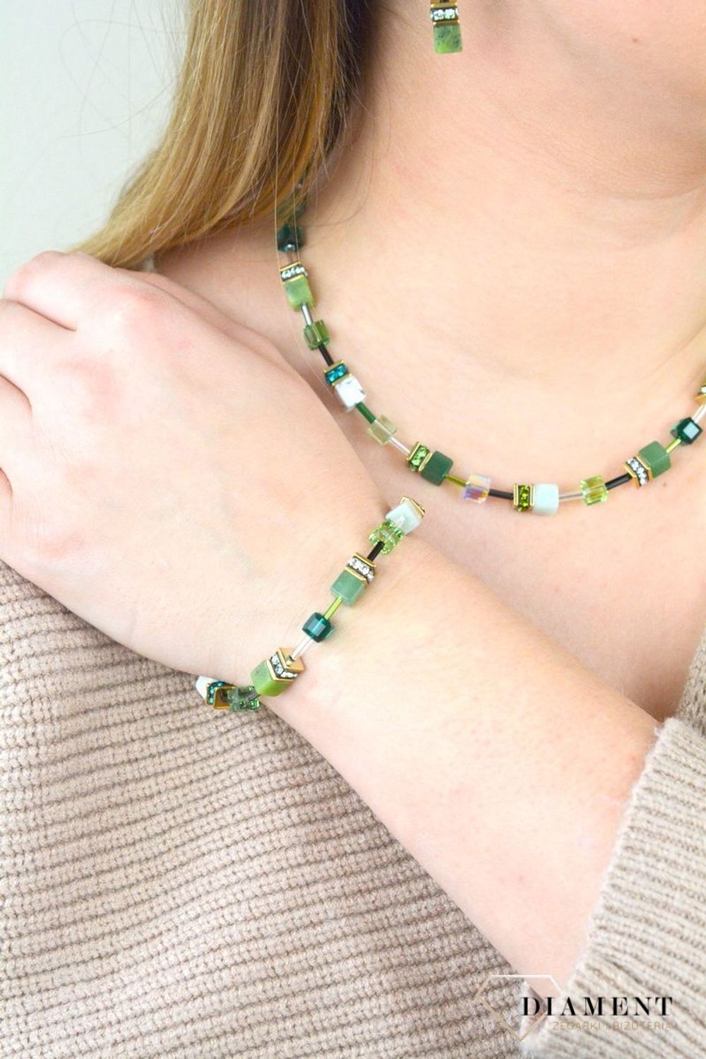 Bransoletka damska Swarovski Coeur De Lion zielony awenturyn 4905300500. Biżuteria idealna zarówno na eleganckie, jak i niezobowiązujące okazje, wykonana z połyskujących kryształów Swarovski®. Idealny pomysł na prezent. Ce88.jpg