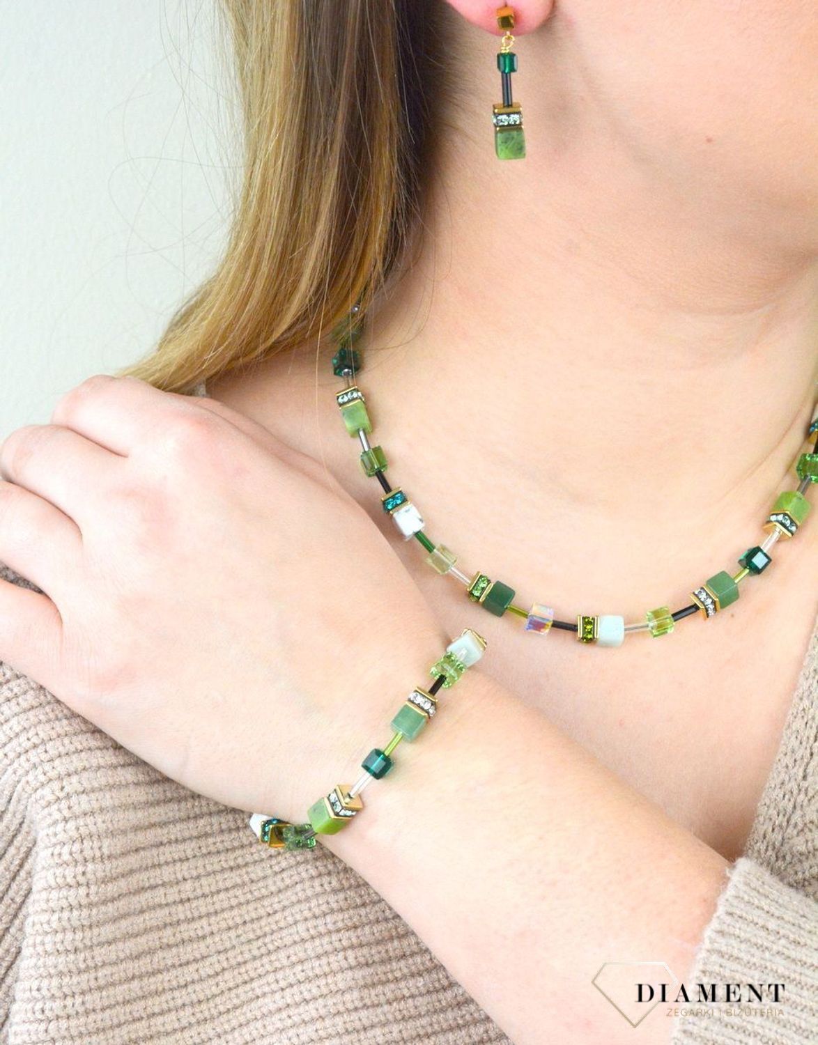 Bransoletka damska Swarovski Coeur De Lion zielony awenturyn 4905300500. Biżuteria idealna zarówno na eleganckie, jak i niezobowiązujące okazje, wykonana z połyskujących kryształów Swarovski®. Idealny pomysł na prezent. Ce88.jpg