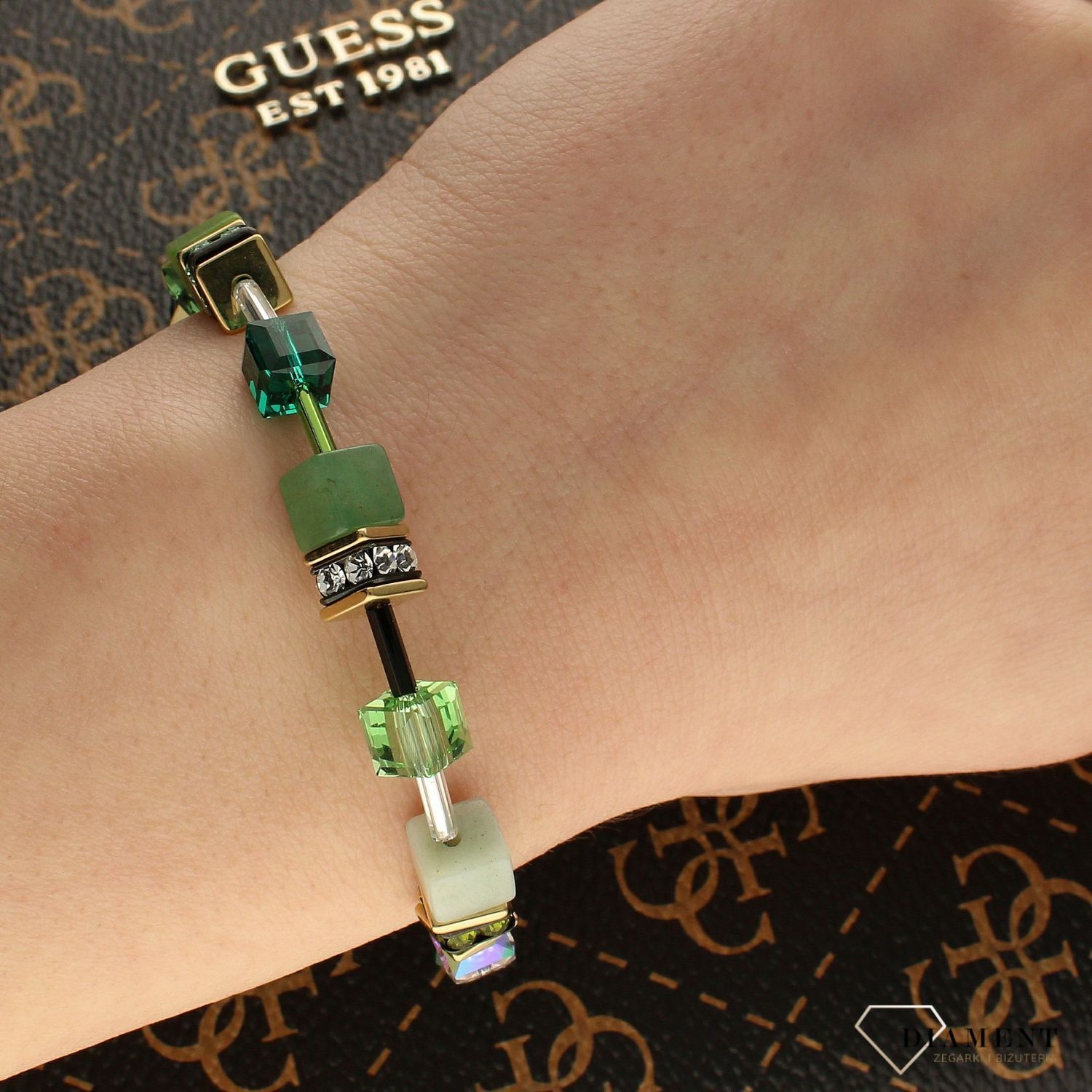 Bransoletka damska Swarovski Coeur De Lion zielony awenturyn 4905300500. Biżuteria idealna zarówno na eleganckie, jak i niezobowiązujące okazje, wykonana z połyskujących kryształów Swarovski®. Idealny pomysł na prezent. Ce88.jpg