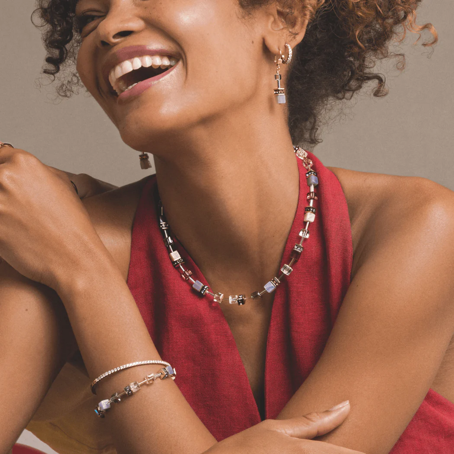 Bransoletka damska Coeur de Lion GeoCUBE® Iconic Precious Golden Blush 4905301924 – złota z naturalnymi kamieniami (1).jpg