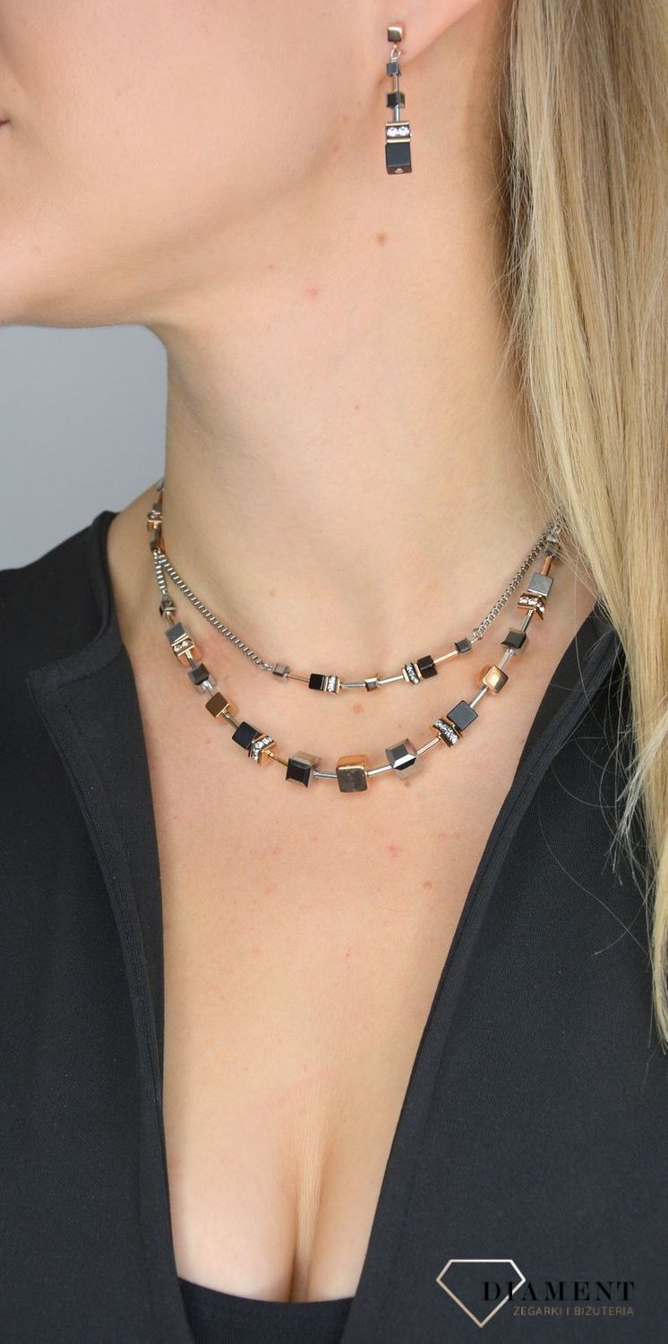 Kolczyki damskie Coeur De Lion onyks 5008211631 wpisują się w obowiązujące trendy i wyglądają niezwykle efektownie jak dodatek do wielu stylizacji..jpg