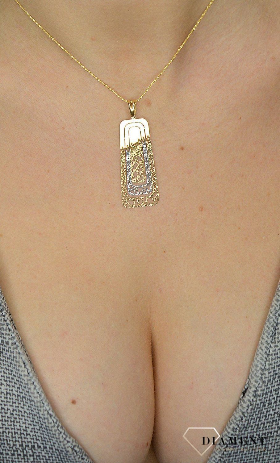 Złota zawieszka 585 ażurowa zawieszka 50132222. Złota zawieszka o ciekawym i ponadczasowym wzorze wykonany w dwóch kolorach złota.jpg