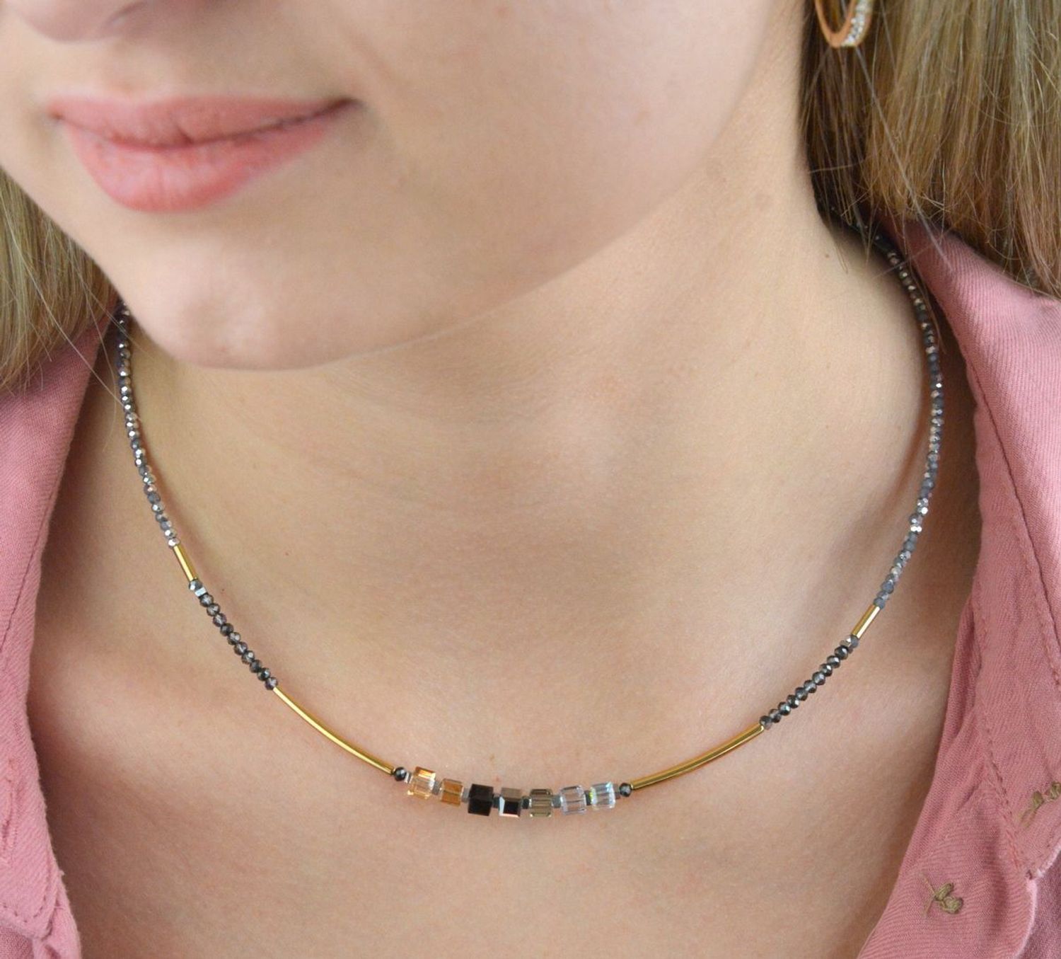 Naszyjnik damski Swarovski Coeur De Lion szkło i kryształ Swarovskiego 5027101216. COEUR DE LION to nowy koncept biżuterii, wykonanej ręcznie, przy użyciu naturalnych kamieni oraz wysokiej jakości materiałów kryształy Swar (2).JPG