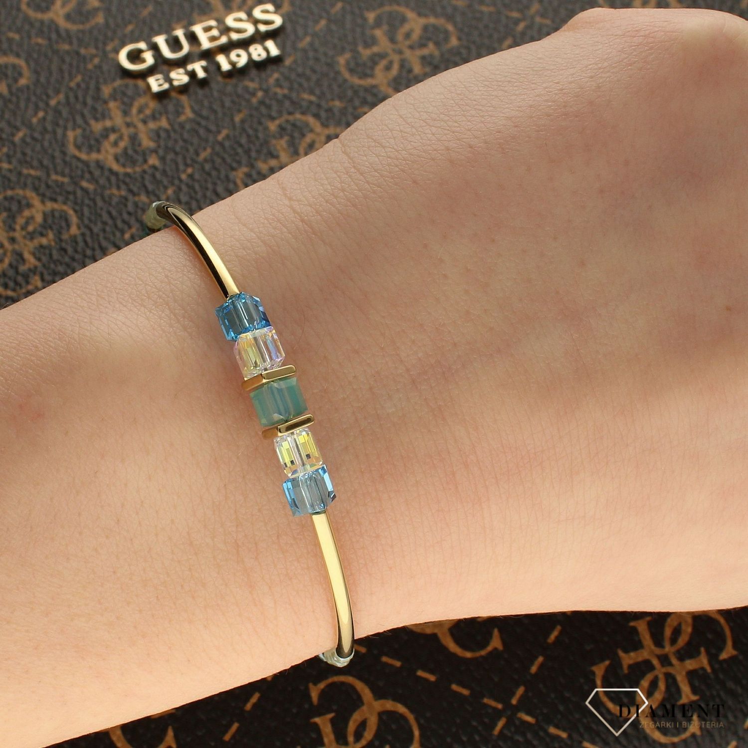 Bransoletka damska Coeur De Lion turkus 5042300600 to wielobarwna, złota biżuteria wykonana w Niemczech. COEUR DE LION to nowy koncept biżuterii, wykonanej ręcznie, przy użyciu naturalnych kamieni oraz wysokiej jakości mat.jpg