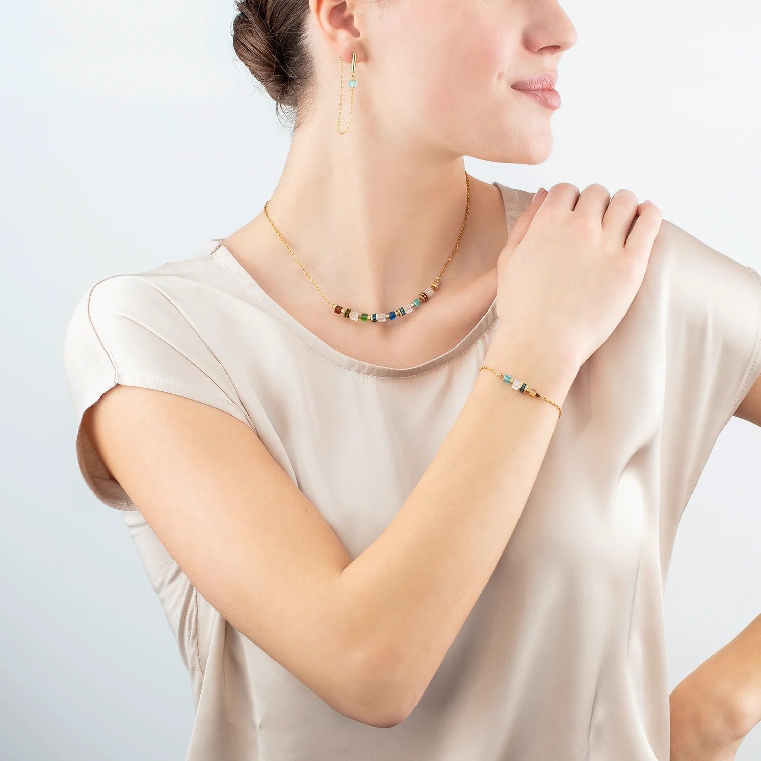 Bransoletka damska Swarovski Coeur de Lion Bracelet Mini Cubes & Chain złoto-kolorowa 5076301516. Bransoletka damska z kamieniami. Bransoletka damska stalowa. Bransoletka Coeur de Lion na prezent dla kobiety. Bransoletka damska .jpg