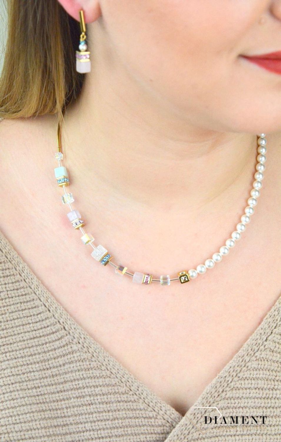 Naszyjnik damski Swarovski Coeur De Lion Perła Swarovskiego® 5086101522. Biżuteria idealna zarówno na eleganckie, jak i niezobowiązujące okazje, wykonana z połyskujących kryształów Swarovski®. Idealny po.jpg