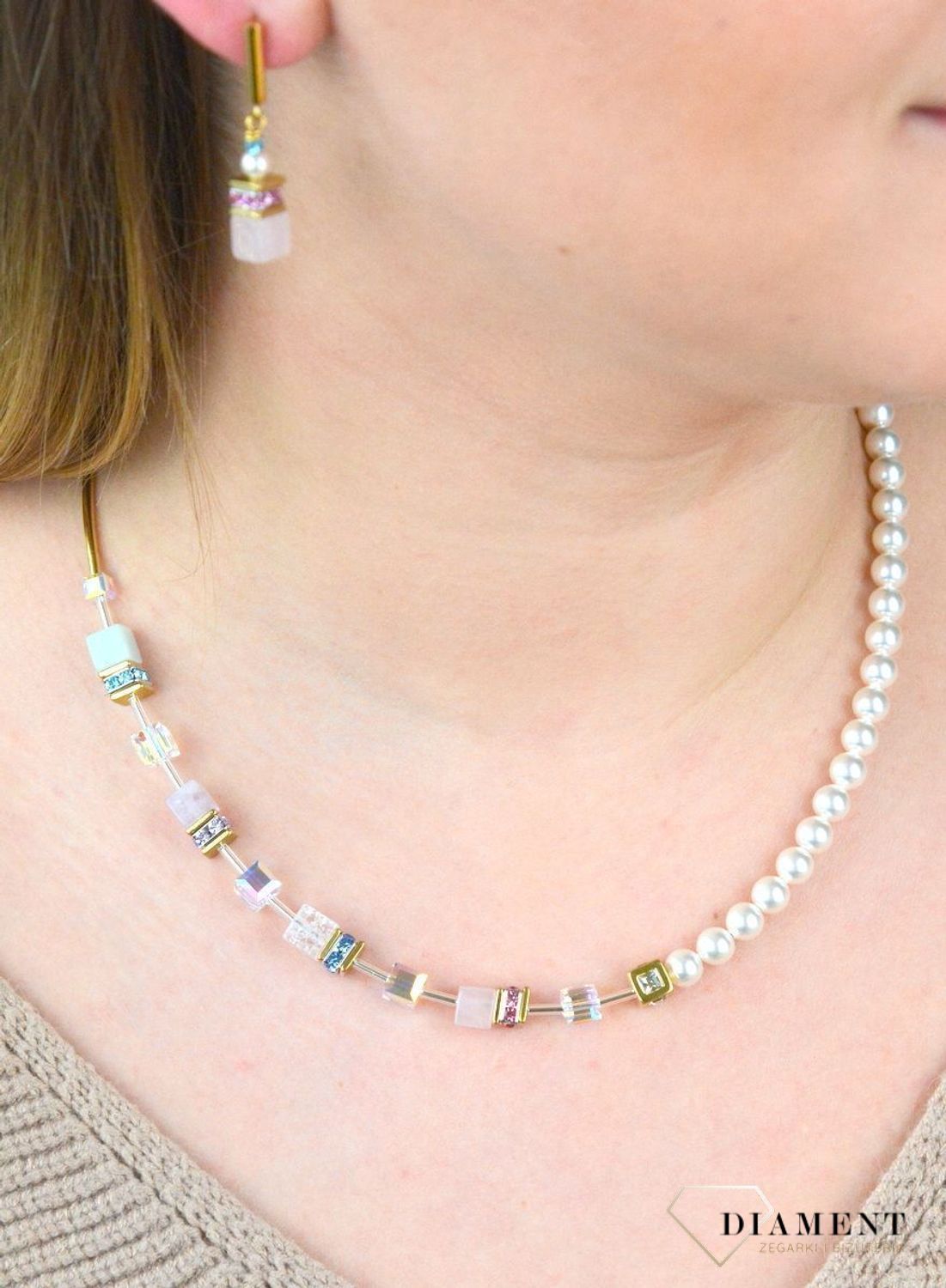 Naszyjnik damski Swarovski Coeur De Lion Perła Swarovskiego® 5086101522. Biżuteria idealna zarówno na eleganckie, jak i niezobowiązujące okazje, wykonana z połyskujących kryształów Swarovski®. Idealny po.jpg